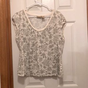 Size XL short-sleeved print top by Ruff Hewn 🌻